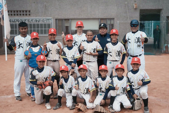 台東南迴僅32名學生偏鄉小學 勇奪傳福盃棒球賽冠軍 | 華視新聞