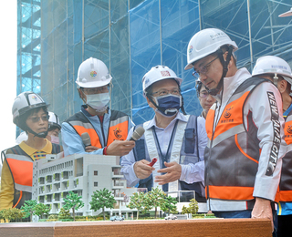 侯友宜視察桃子腳國中小校舍工程 要求如期完工