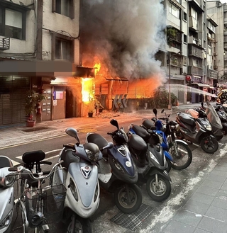 北市民宅火警撲滅無傷  屋內大批鋰電池遭燒燬