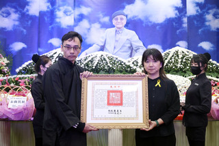 畫家陳銀輝辭世 文化部代表頒贈總統褒揚令