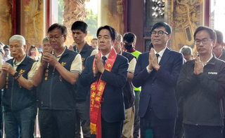 賴清德高雄參拜謝票 要讓國家更強、人民更富