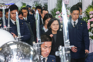 總統親頒褒揚令 表彰劉和謙鞏固國防安全的貢獻