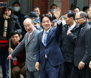 賴清德出席民進黨團共識營 憶12年立委沒應酬