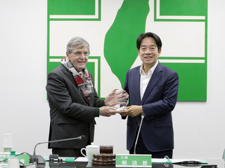 民進黨華府最重要代言人彭光理將榮退  賴清德頒獎章