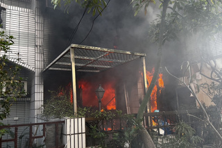 台南新營透天厝火警  1女2童命危送醫搶救