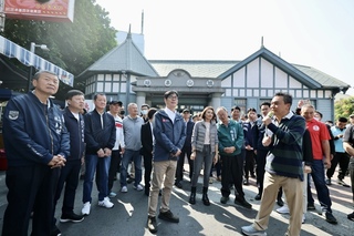 視察旗山老街 陳其邁宣布將改善硬體、增闢車位