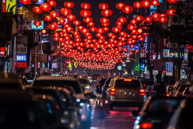 迎農曆春節 花蓮街道高掛2萬盞大紅燈籠 | 華視新聞