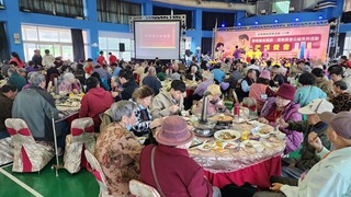 台電圍爐餐會公益 澎湖獨老提前圍爐過年