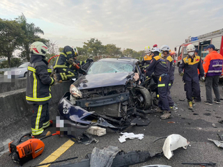 男子逆向開上國道車禍亡  波及3車共3傷