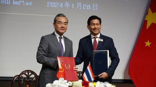 泰中簽署免簽協議 王毅反對零和博弈政治遊戲 | 華視新聞