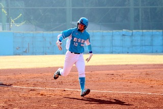 陳睦衡轟過「綠色怪物」 高中木棒聯賽穀保勝高苑