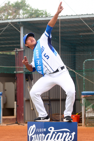 王念好喊話拚新人王全壘打王金手套 設高標求進步