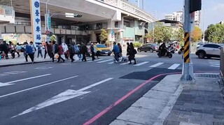 因應年節返鄉  台中火車站周邊加強停讓行人稽查