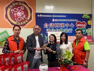 高雄市慈善團體媒合公益平台  贈逾2千戶弱勢年菜