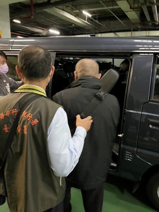 違規堆置廢棄物欠繳逾千萬元 台南男子遭管收