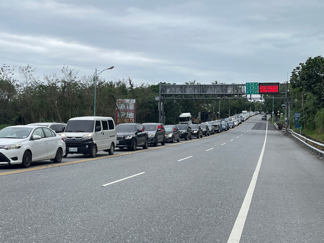 紓解春節車潮 花蓮崇德段將試辦北向高乘載優先通行 | 華視新聞