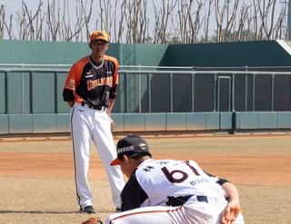 獅隊春訓每日100顆特守 玉木朋孝盼選手更有自覺