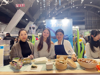 海外遊子家眷齊出力 台灣味飄香布魯塞爾旅展