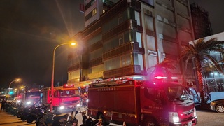 馬公某綜合大樓拜拜  疑燒金箔觸動警報引虛驚