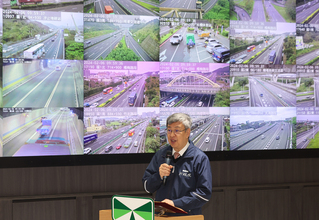 陳建仁視察疏運  致贈禮盒及福袋慰勉桃機執勤人員