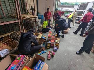 新北汐止五金賣場儲超量爆竹105公斤 最重罰30萬