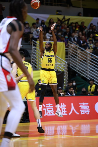 PLG曼尼高繳大三元成績單  國王輕取鋼鐵人