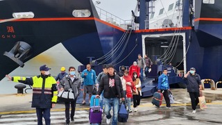 返鄉過年 近千人搭船回澎湖