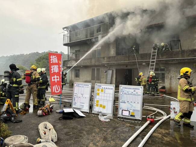 竹縣關西鎮住宅火警 36歲男子受困火場身亡 | 華視新聞