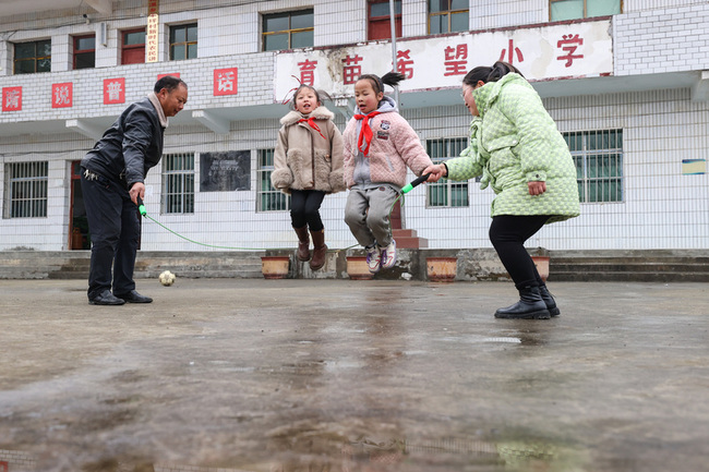 中國「支教」行善 變質為旅遊鍍金混資歷 | 華視新聞