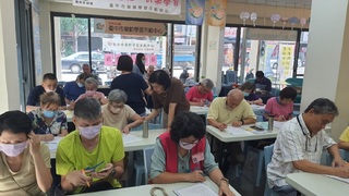 春節期間樂齡學習 10分鐘微教材學溝通、生活安全