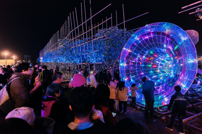 台灣燈會安平燈區 年初一湧遊客逾40萬寫新高 | 華視新聞