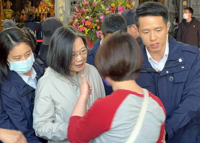 蔡總統大年初二嘉義發福袋 現場氣氛熱絡 | 華視新聞