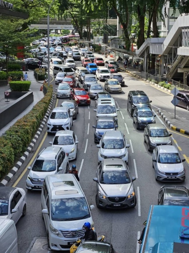 吉隆坡交通塞車夢魘 連馬來西亞人都害怕 | 華視新聞