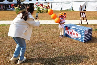 大型港味裝置吸睛  「香港年宵」2天吸引逾8千人次