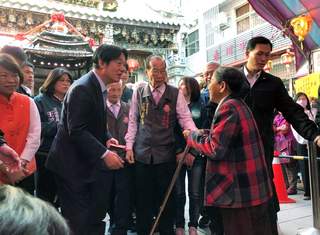 嘉義城隍廟參香  賴清德：當後盾建設嘉義市