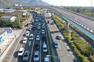 屏東返鄉車流湧現 縣警啟用最長雙點北上調撥