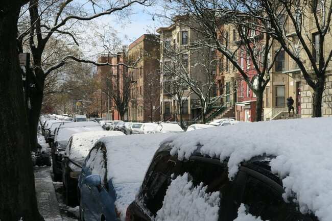 紐約迎2年來最強降雪  網路授課與航班同步大亂 | 華視新聞