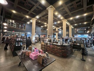 洛杉磯「最後的書店」 是書店也是觀光景點