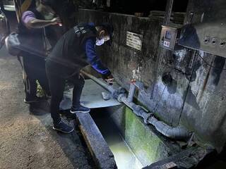 屏東環保局人眼加電眼執法  春節連假取締逾30件