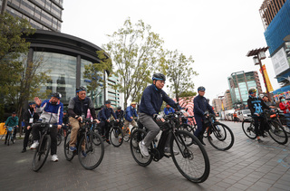 王國材兩鐵環島檢視自行車路網 開創低碳旅遊商機