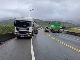 化學槽車、機車貢寮對撞  女騎士不治