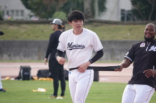 羅德基地球迷追星佐佐木 曾豪駒期待中職有此盛況