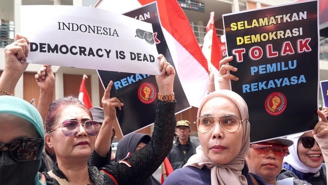 印尼民團召集百人赴選舉監督委員會 抗議選舉不公 | 華視新聞