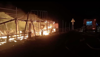 花蓮豐濱北回歸線碑原民美食攤燒毀  鄉長慰問