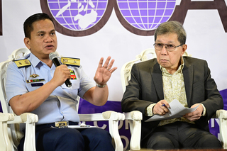 中國海警指驅離菲公務船 菲方：仍在黃岩島水域巡邏