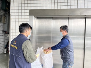 中市查獲蘇丹紅製成豬肉乾  42家業者下架回收