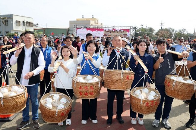 雲林馬鳴山五年千歲吃飯擔 鄉親齊聚共享平安宴 | 華視新聞