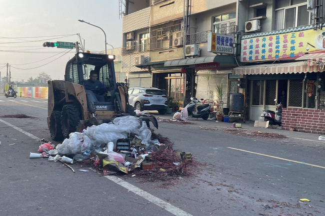 台南蜂炮煙火2大活動落幕 清出49噸垃圾 | 華視新聞