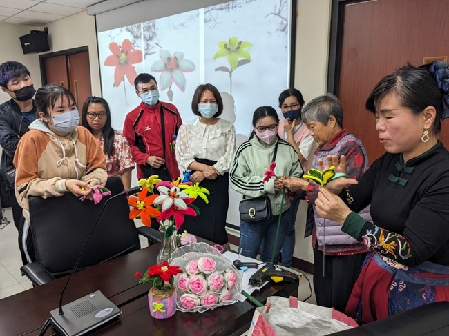 新住民傳承刺繡手藝創業 分享故事盼傳遞勇氣信心 | 華視新聞