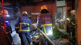 宜蘭民宅疑遭燃放鞭炮引發火災  警方追查